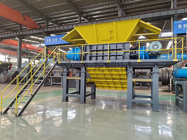 工業(yè)固廢撕碎機(jī)為工業(yè)廢棄物帶來了新的發(fā)展機(jī)遇