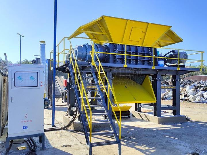 工業(yè)固廢撕碎機(jī)